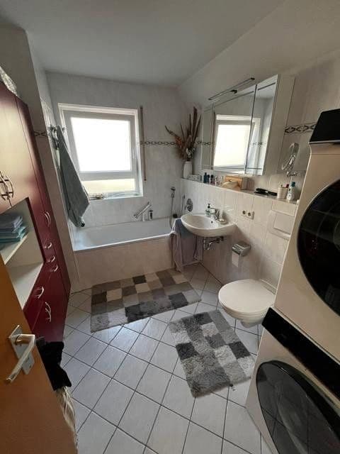 Prenájom bytu 4-izbový 121 m², Marktplatz 12, Schwaikheim, Bádensko-Wurttembersko Prenájom bytu 4-izbový 121 m², Marktplatz 12, Schwaikheim, Bádensko-Wurttembersko