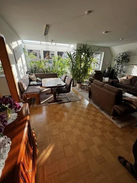 Prenájom bytu 4-izbový 121 m², Marktplatz 12, Schwaikheim, Bádensko-Wurttembersko Prenájom bytu 4-izbový 121 m², Marktplatz 12, Schwaikheim, Bádensko-Wurttembersko