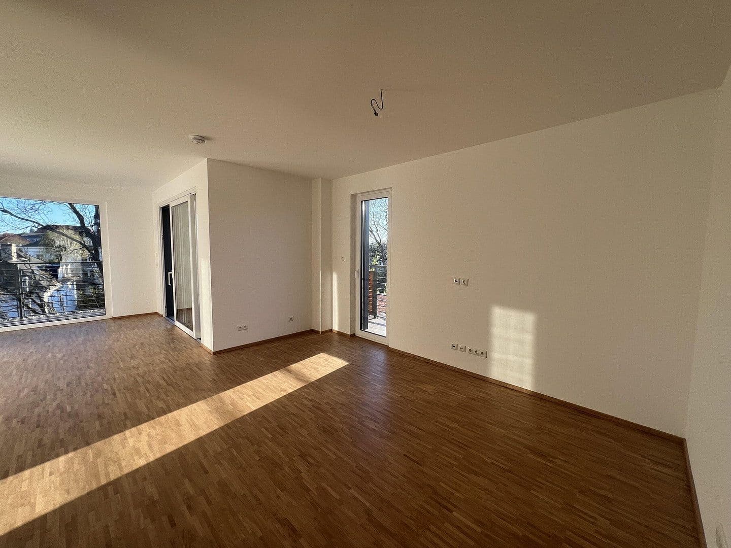 Prenájom bytu 2-izbový 80 m², Erna Berger Straße 10, Dresden, Sasko Prenájom bytu 2-izbový 80 m², Erna Berger Straße 10, Dresden, Sasko