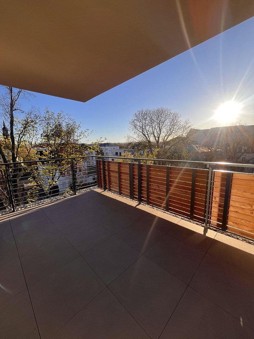 Prenájom bytu 2-izbový 80 m², Erna Berger Straße 10, Dresden, Sasko Prenájom bytu 2-izbový 80 m², Erna Berger Straße 10, Dresden, Sasko