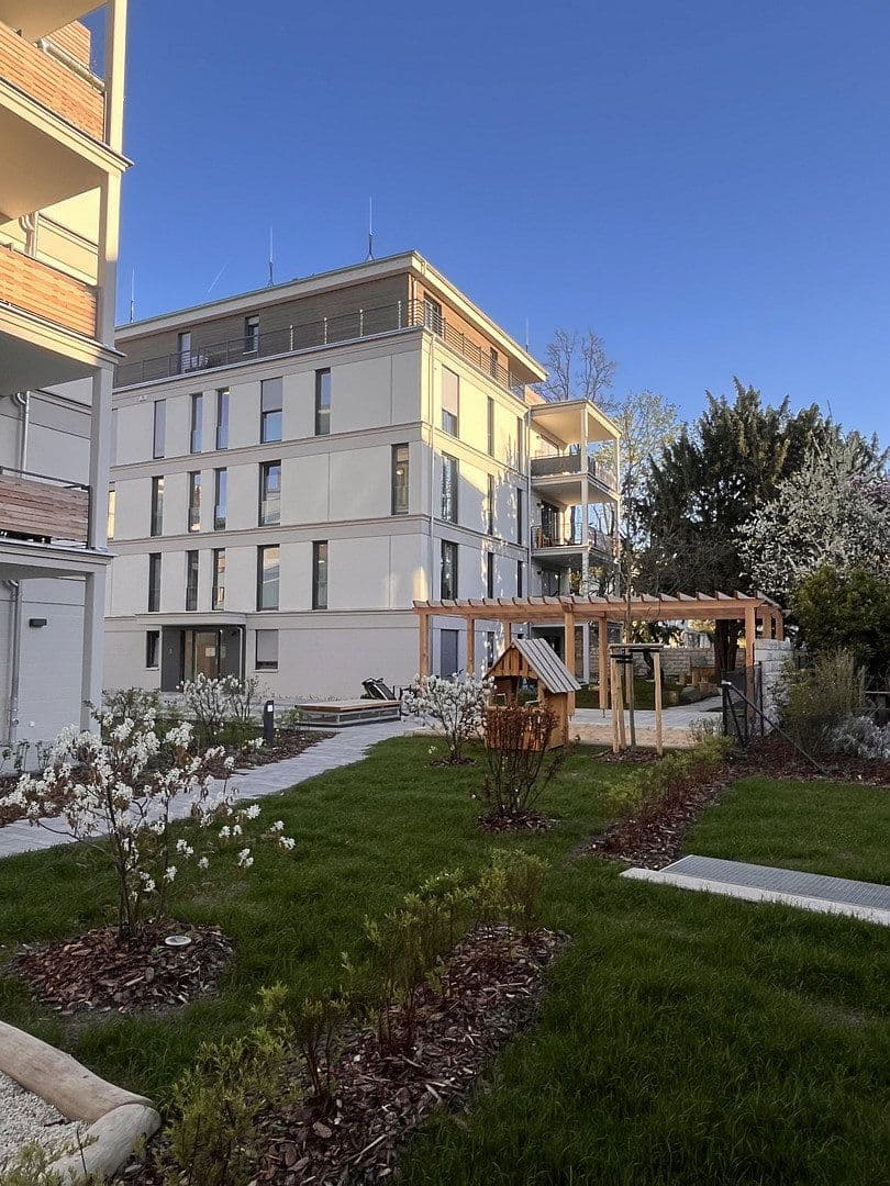 Prenájom bytu 2-izbový 80 m², Erna Berger Straße 10, Dresden, Sasko Prenájom bytu 2-izbový 80 m², Erna Berger Straße 10, Dresden, Sasko