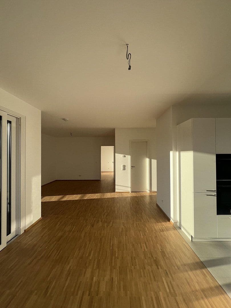 Prenájom bytu 2-izbový 80 m², Erna Berger Straße 10, Dresden, Sasko Prenájom bytu 2-izbový 80 m², Erna Berger Straße 10, Dresden, Sasko
