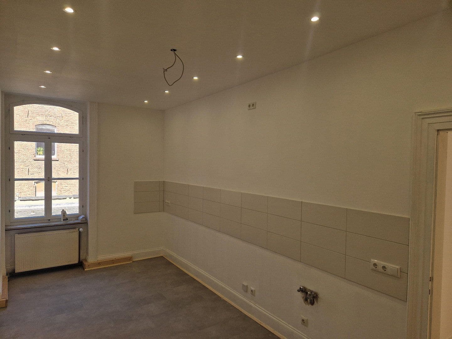 Prenájom bytu 5-izbový 130 m², Jahnstraße 29, Wiesbaden, Hesensko Prenájom bytu 5-izbový 130 m², Jahnstraße 29, Wiesbaden, Hesensko