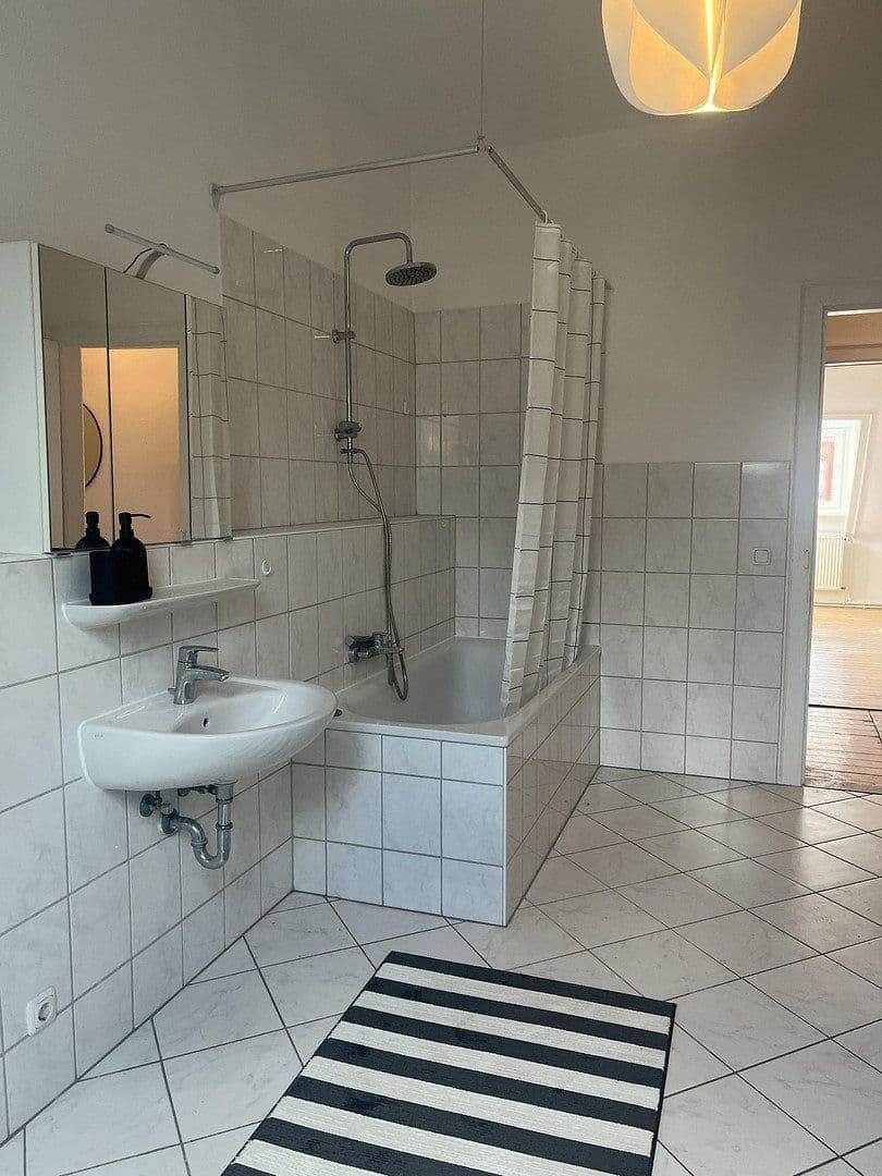 Prenájom bytu 2-izbový 76 m², Wiesbaden, Hesensko Prenájom bytu 2-izbový 76 m², Wiesbaden, Hesensko