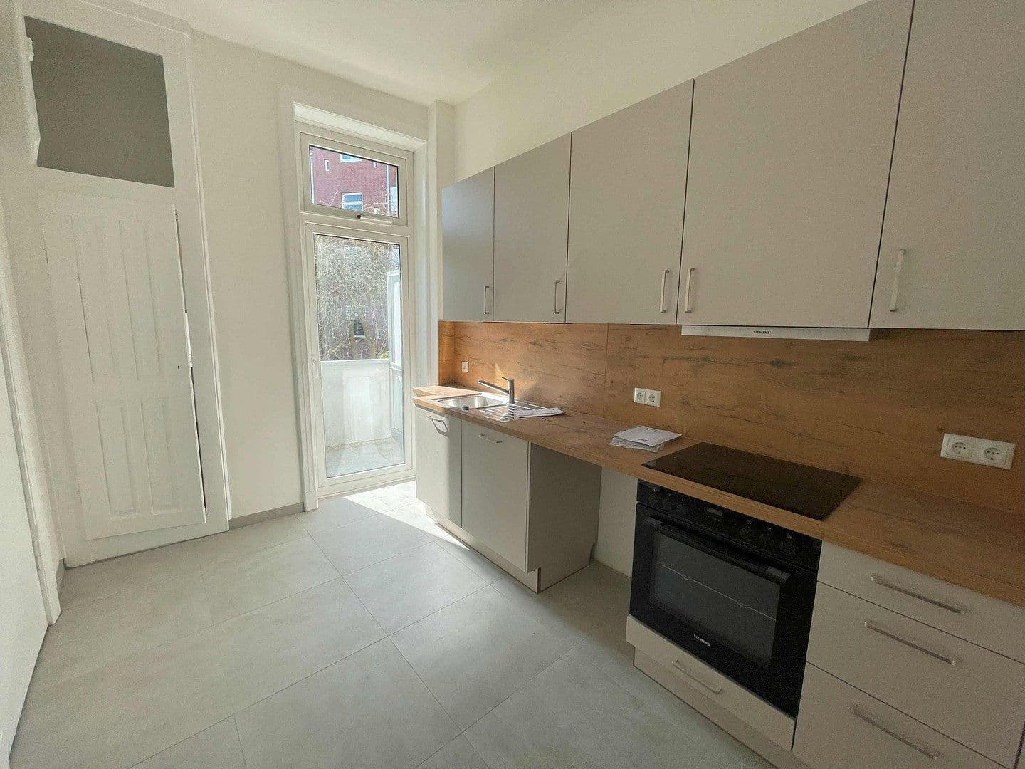 Prenájom bytu 3-izbový 85 m², Kiel, Šlezvicko-Holštajnsko Prenájom bytu 3-izbový 85 m², Kiel, Šlezvicko-Holštajnsko