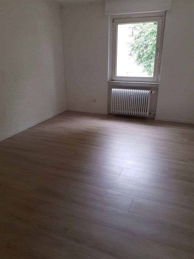 Prenájom bytu 4-izbový 106 m², Zweibrücken, Porýnie-Falcko Prenájom bytu 4-izbový 106 m², Zweibrücken, Porýnie-Falcko