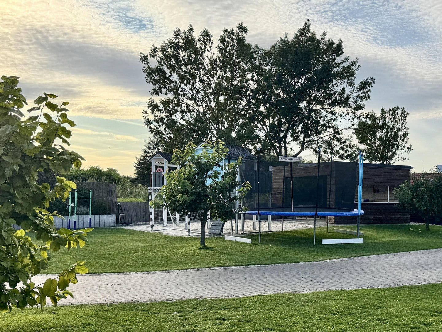 Predaj domu 239 m², pozemek 1.400 m², Lübben (Spreewald), Brandenbursko Predaj domu 239 m², pozemek 1.400 m², Lübben (Spreewald), Brandenbursko