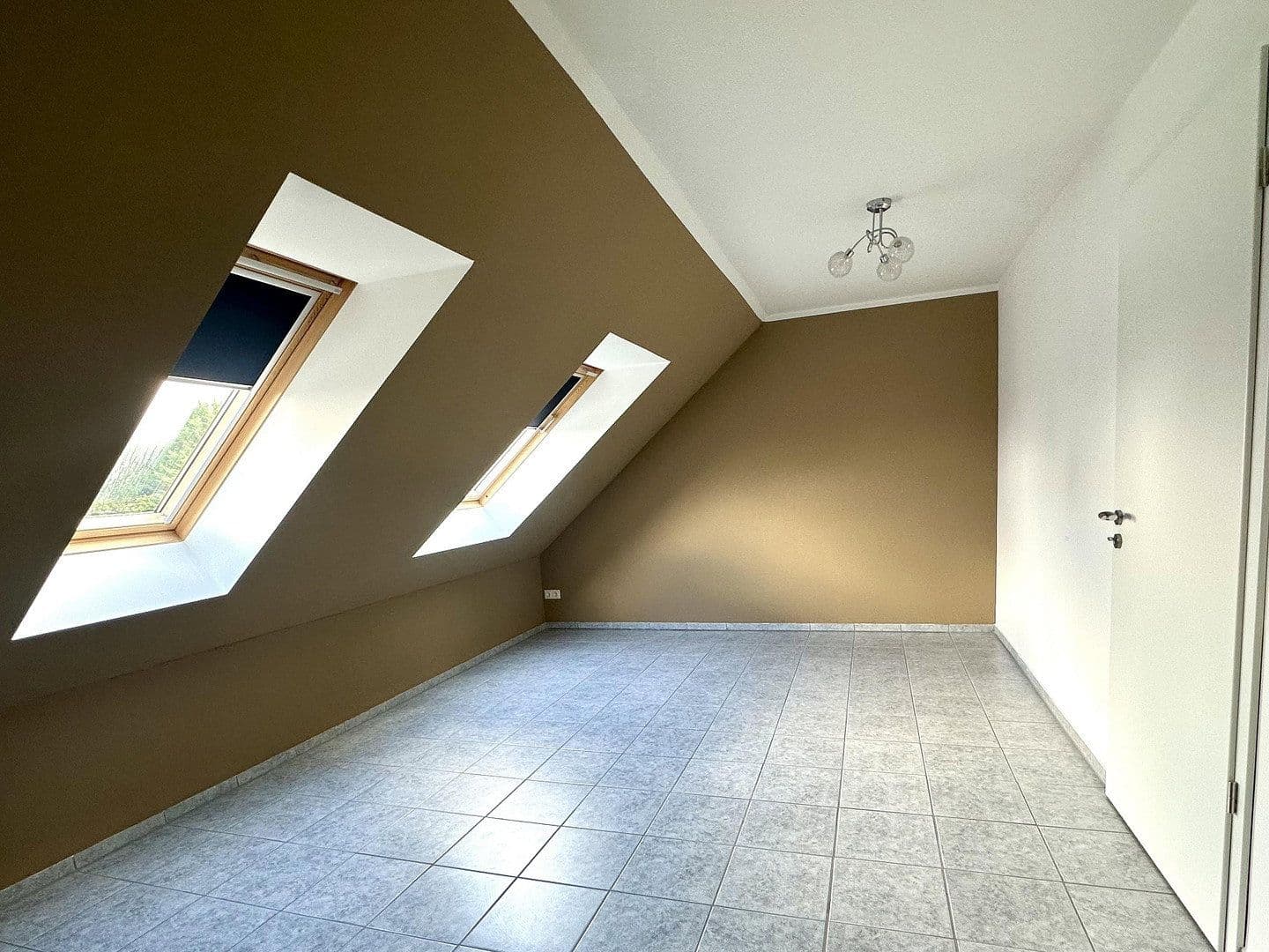 Predaj domu 239 m², pozemek 1.400 m², Lübben (Spreewald), Brandenbursko Predaj domu 239 m², pozemek 1.400 m², Lübben (Spreewald), Brandenbursko