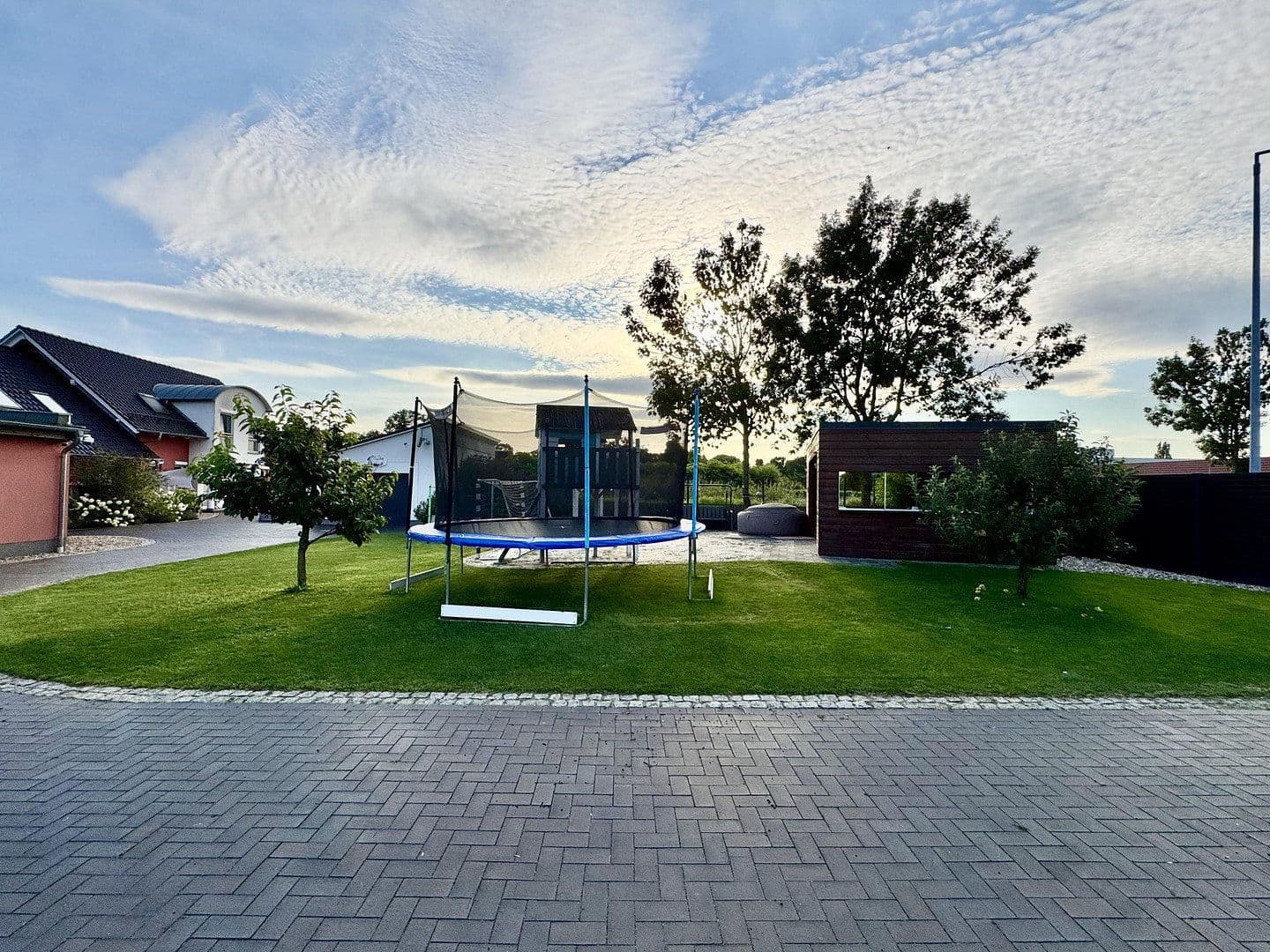 Predaj domu 239 m², pozemek 1.400 m², Lübben (Spreewald), Brandenbursko Predaj domu 239 m², pozemek 1.400 m², Lübben (Spreewald), Brandenbursko