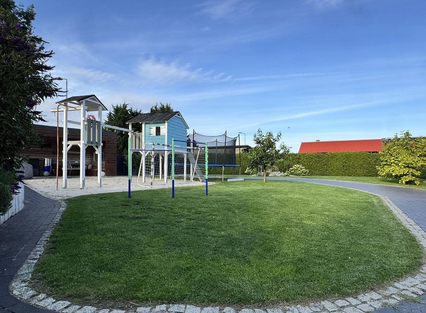 Predaj domu 239 m², pozemek 1.400 m², Lübben (Spreewald), Brandenbursko Predaj domu 239 m², pozemek 1.400 m², Lübben (Spreewald), Brandenbursko