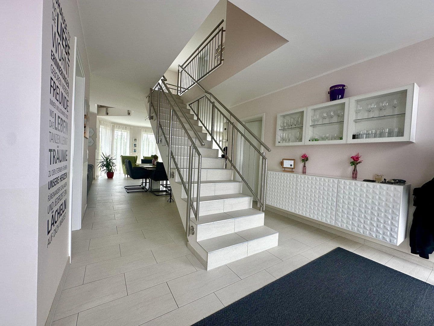 Predaj domu 239 m², pozemek 1.400 m², Lübben (Spreewald), Brandenbursko Predaj domu 239 m², pozemek 1.400 m², Lübben (Spreewald), Brandenbursko