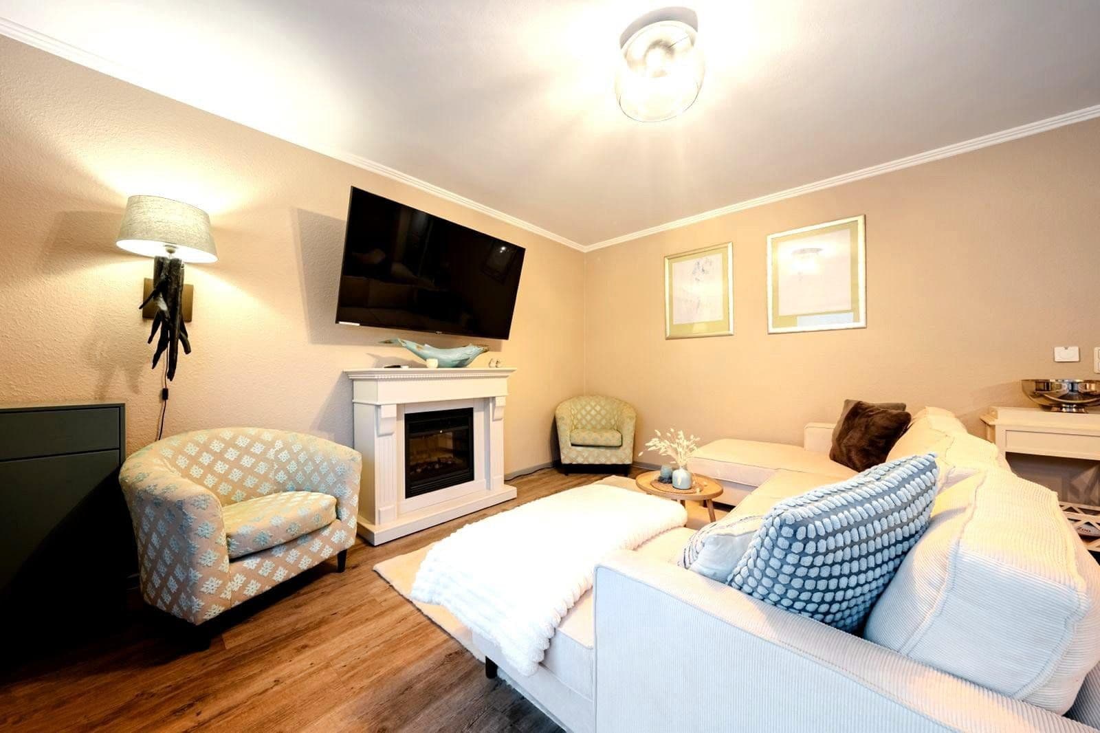 Prenájom bytu 5-izbový 120 m², Hauptstraße 50a, Hage, Dolné Sasko Prenájom bytu 5-izbový 120 m², Hauptstraße 50a, Hage, Dolné Sasko