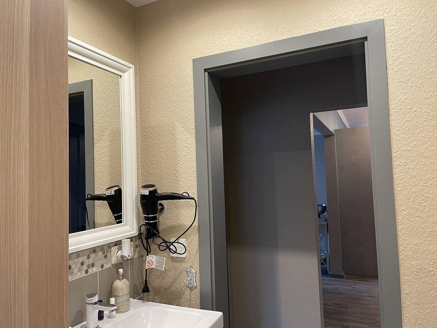 Prenájom bytu 5-izbový 120 m², Hauptstraße 50a, Hage, Dolné Sasko Prenájom bytu 5-izbový 120 m², Hauptstraße 50a, Hage, Dolné Sasko