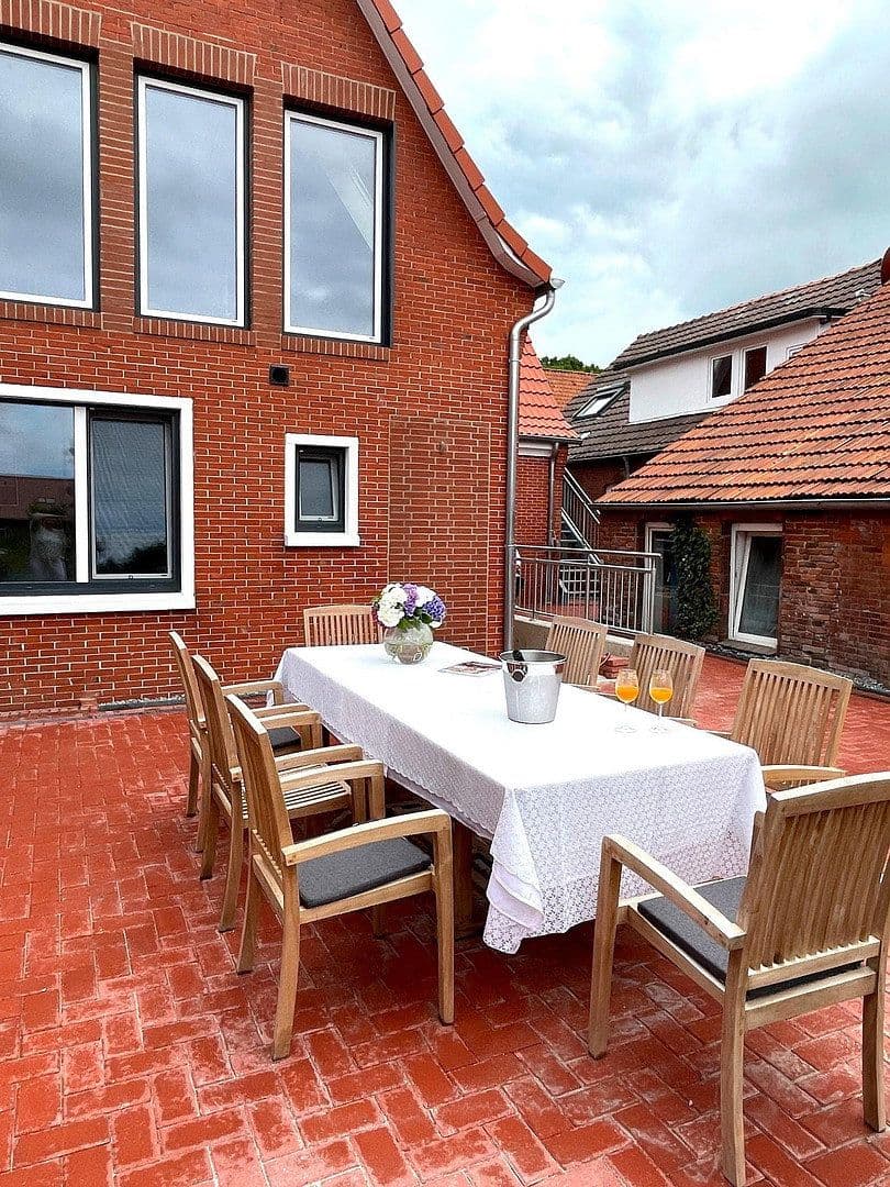 Prenájom bytu 5-izbový 120 m², Hauptstraße 50a, Hage, Dolné Sasko Prenájom bytu 5-izbový 120 m², Hauptstraße 50a, Hage, Dolné Sasko