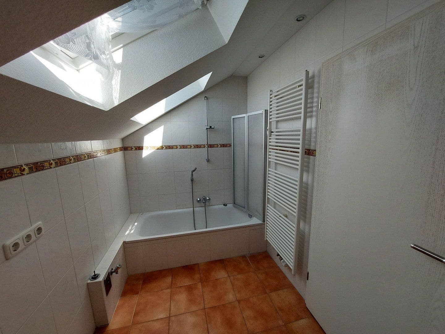 Prenájom bytu 3-izbový 83 m², Schwabenheim an der Selz, Porýnie-Falcko Prenájom bytu 3-izbový 83 m², Schwabenheim an der Selz, Porýnie-Falcko