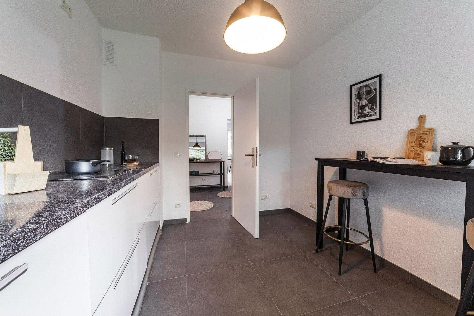 Prenájom bytu 3-izbový 80 m², Auf der Vogelstang 33, Mannheim, Bádensko-Wurttembersko Prenájom bytu 3-izbový 80 m², Auf der Vogelstang 33, Mannheim, Bádensko-Wurttembersko