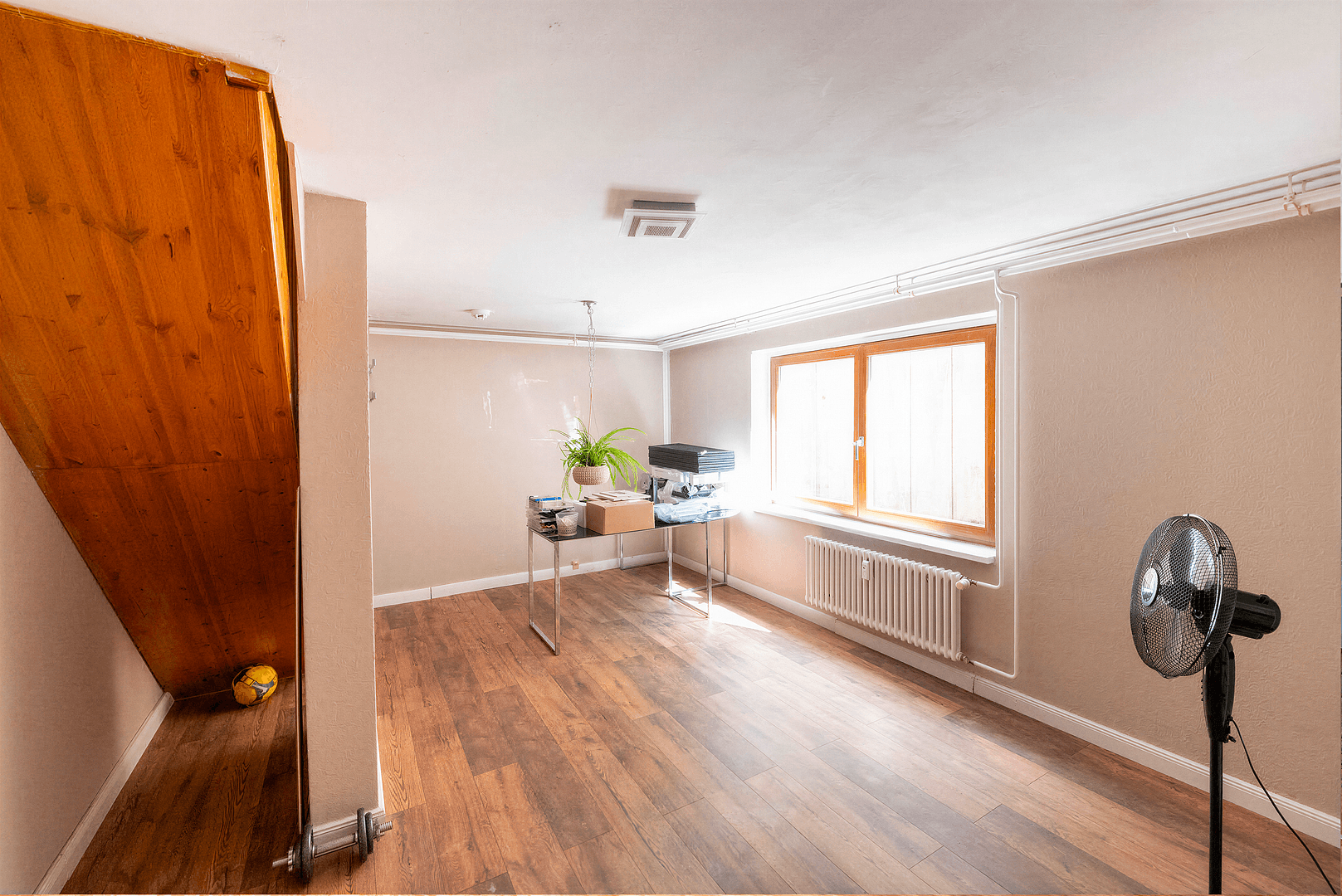 Predaj bytu 4-izbový 94 m², Berlin, Berlín Predaj bytu 4-izbový 94 m², Berlin, Berlín