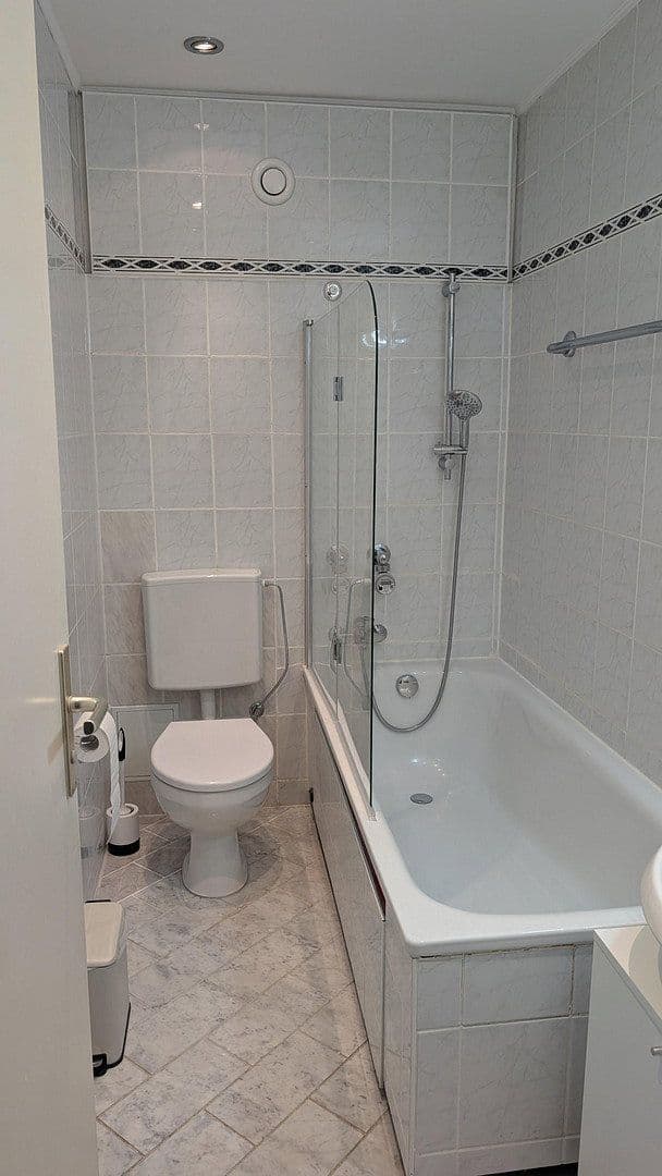 Prenájom bytu 1-izbový 36 m², Drygalski allee 118, München, Bavorsko Prenájom bytu 1-izbový 36 m², Drygalski allee 118, München, Bavorsko