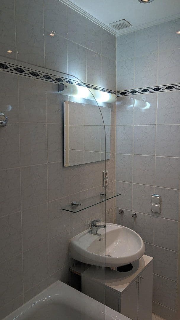 Prenájom bytu 1-izbový 36 m², Drygalski allee 118, München, Bavorsko Prenájom bytu 1-izbový 36 m², Drygalski allee 118, München, Bavorsko