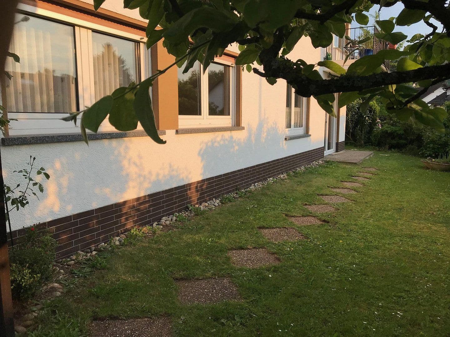 Prenájom bytu 2-izbový 74 m², Kelkheim (Taunus), Hesensko Prenájom bytu 2-izbový 74 m², Kelkheim (Taunus), Hesensko