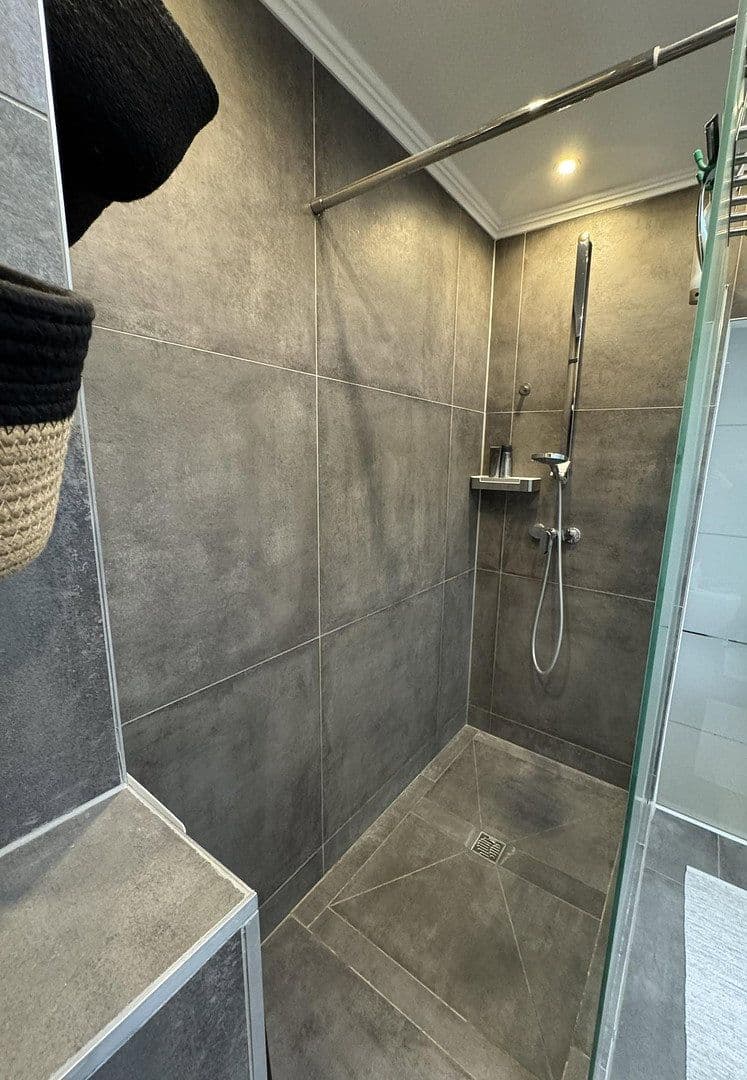 Predaj domu 132 m², pozemek 238 m², Frankfurt a.M., Hesensko Predaj domu 132 m², pozemek 238 m², Frankfurt a.M., Hesensko