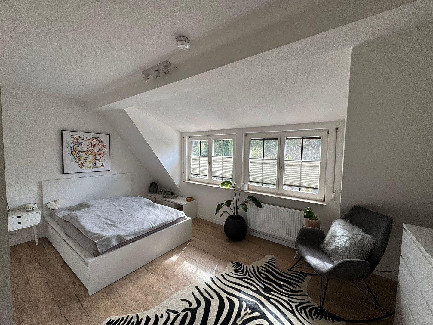 Predaj domu 132 m², pozemek 238 m², Frankfurt a.M., Hesensko Predaj domu 132 m², pozemek 238 m², Frankfurt a.M., Hesensko