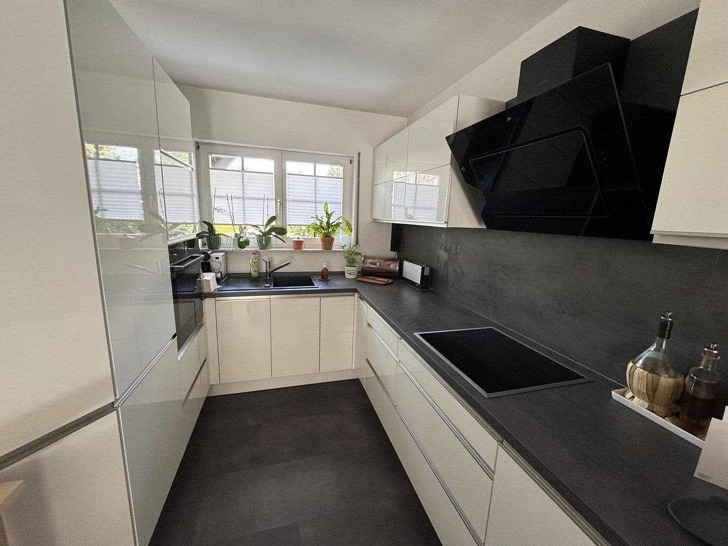 Predaj domu 132 m², pozemek 238 m², Frankfurt a.M., Hesensko Predaj domu 132 m², pozemek 238 m², Frankfurt a.M., Hesensko