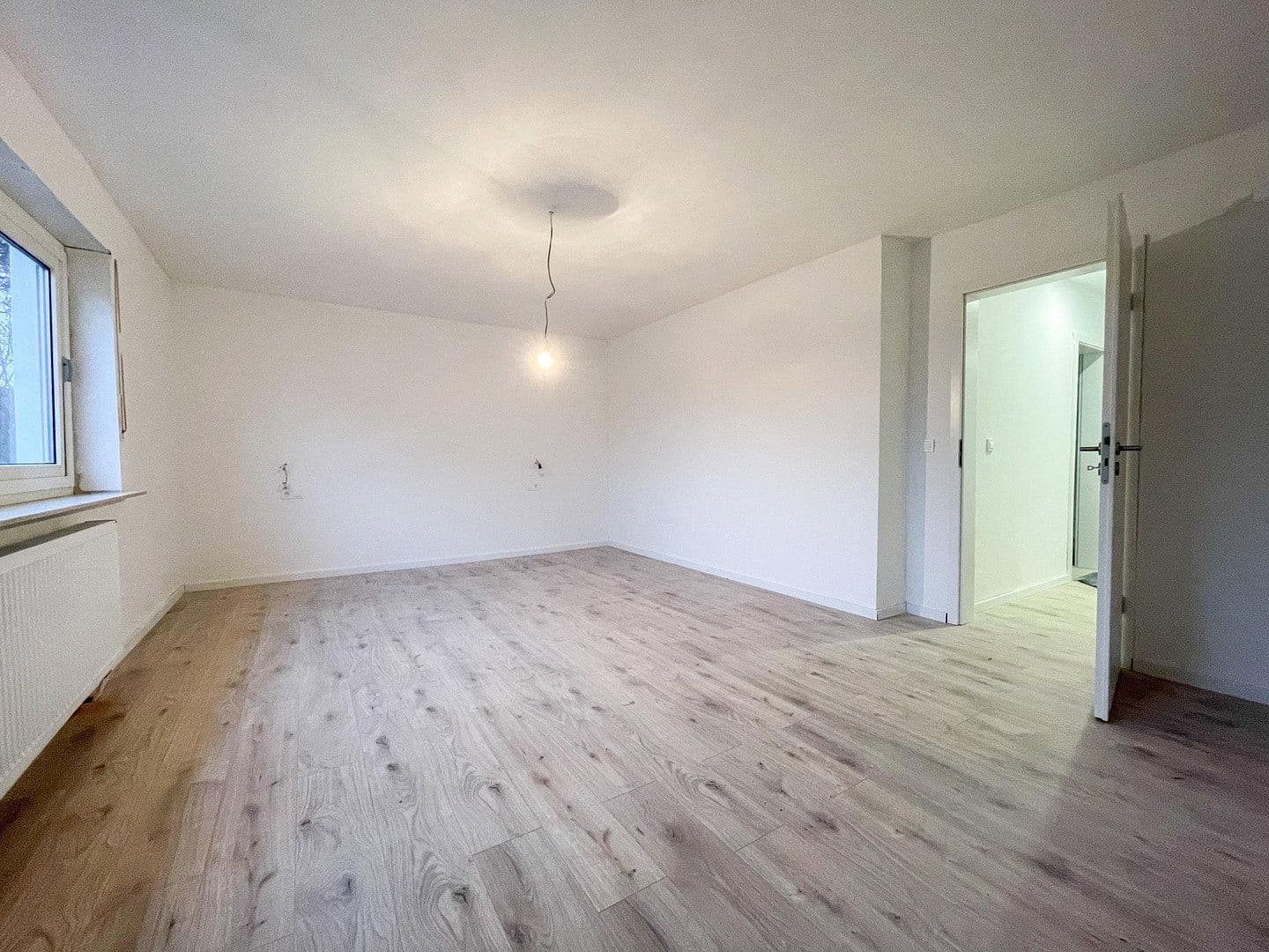 Prenájom domu 152 m², pozemek 456 m², Hainbuchenweg, Mannheim, Bádensko-Wurttembersko Prenájom domu 152 m², pozemek 456 m², Hainbuchenweg, Mannheim, Bádensko-Wurttembersko
