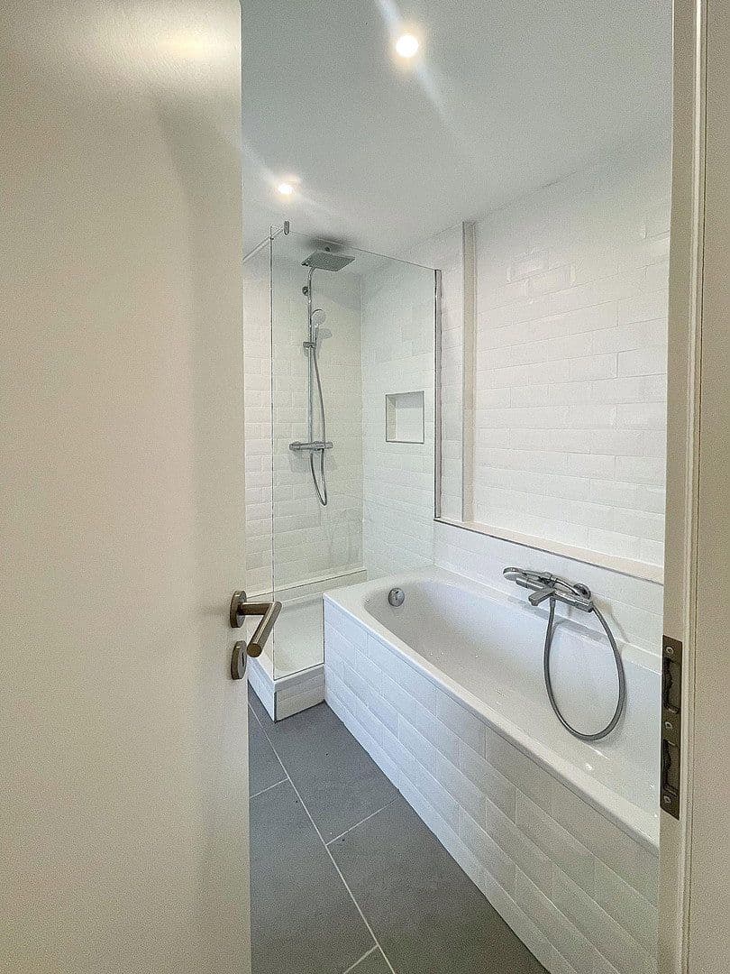 Prenájom domu 152 m², pozemek 456 m², Hainbuchenweg, Mannheim, Bádensko-Wurttembersko Prenájom domu 152 m², pozemek 456 m², Hainbuchenweg, Mannheim, Bádensko-Wurttembersko