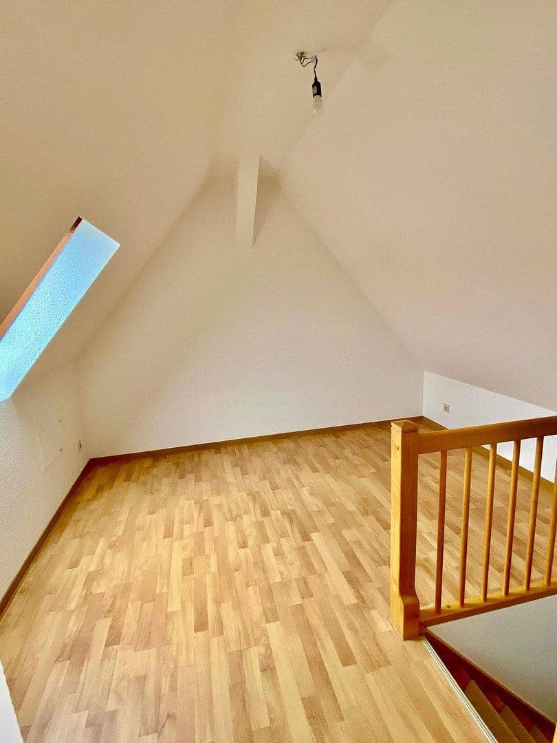 Prenájom bytu 4-izbový 64 m², Stuttgart, Bádensko-Wurttembersko Prenájom bytu 4-izbový 64 m², Stuttgart, Bádensko-Wurttembersko