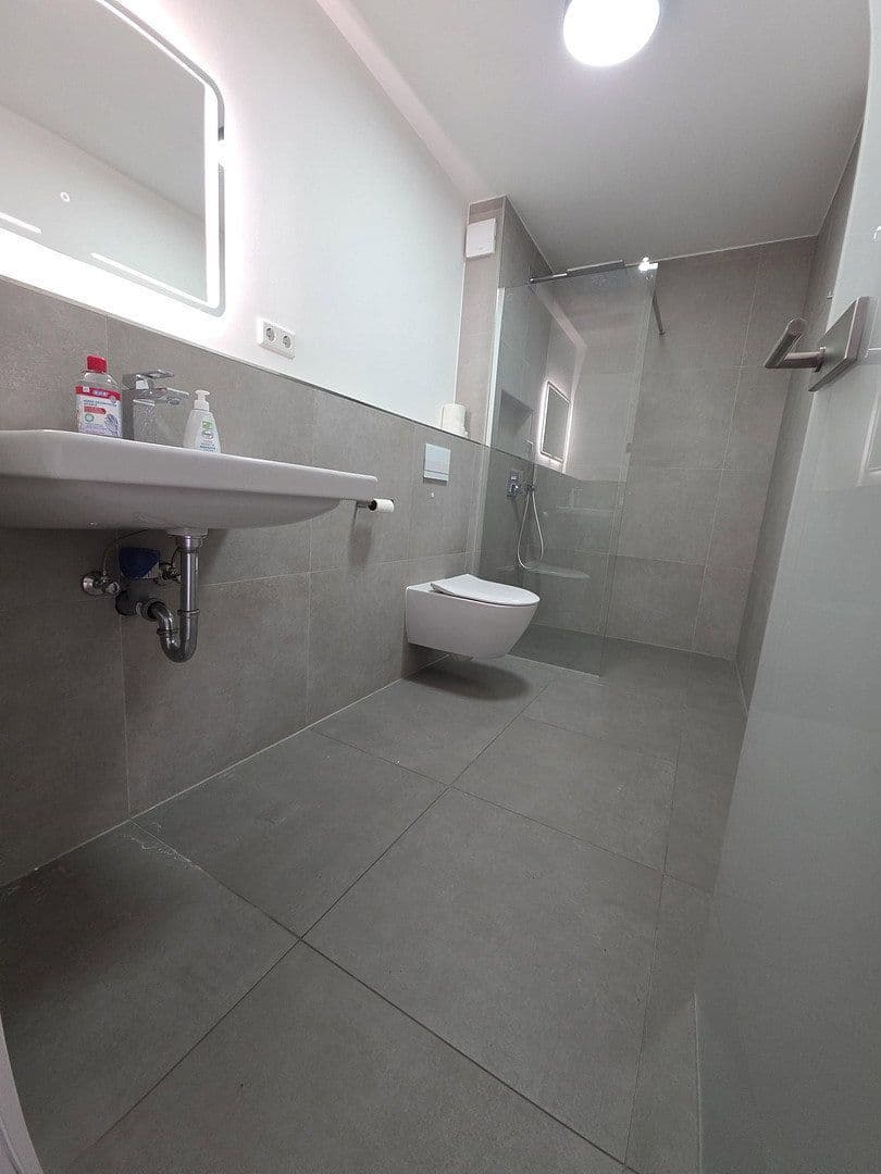 Prenájom bytu 3-izbový 107 m², Hilden, Severné Porýnie - Westfálsko Prenájom bytu 3-izbový 107 m², Hilden, Severné Porýnie - Westfálsko