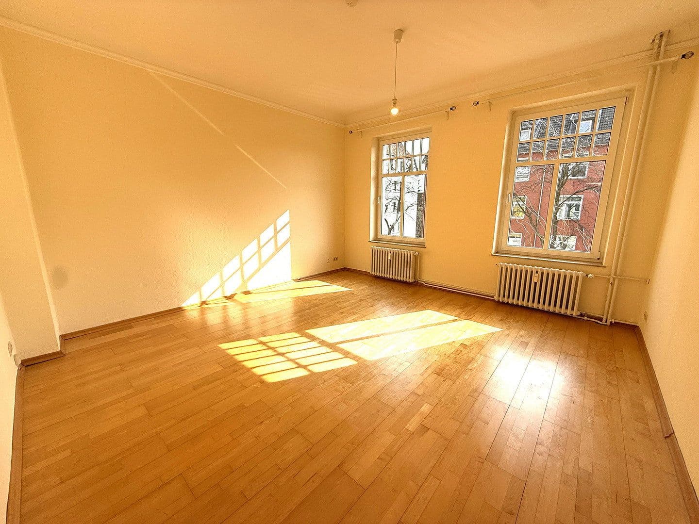 Prenájom bytu 3-izbový 92 m², Katharinenstr. 35, Hildesheim, Dolné Sasko Prenájom bytu 3-izbový 92 m², Katharinenstr. 35, Hildesheim, Dolné Sasko