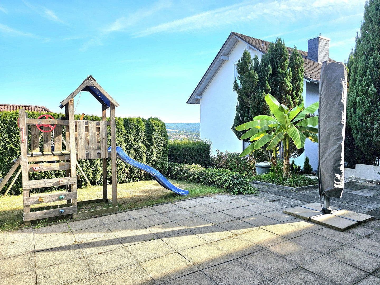 Prenájom domu 310 m², pozemek 673 m², Feldstraße 3, Bad Soden-Salmünster, Hesensko Prenájom domu 310 m², pozemek 673 m², Feldstraße 3, Bad Soden-Salmünster, Hesensko