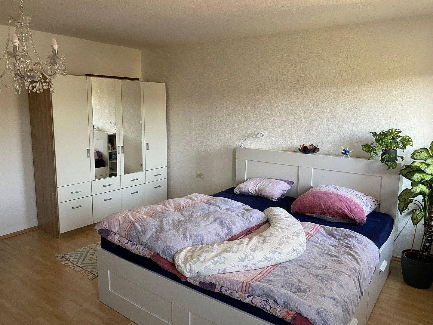 Prenájom bytu 4-izbový 100 m², Markt Erlbach, Bavorsko Prenájom bytu 4-izbový 100 m², Markt Erlbach, Bavorsko