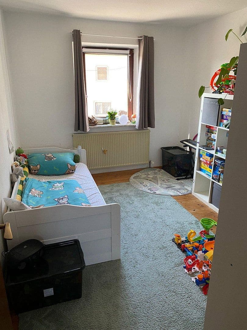 Prenájom bytu 4-izbový 100 m², Markt Erlbach, Bavorsko Prenájom bytu 4-izbový 100 m², Markt Erlbach, Bavorsko