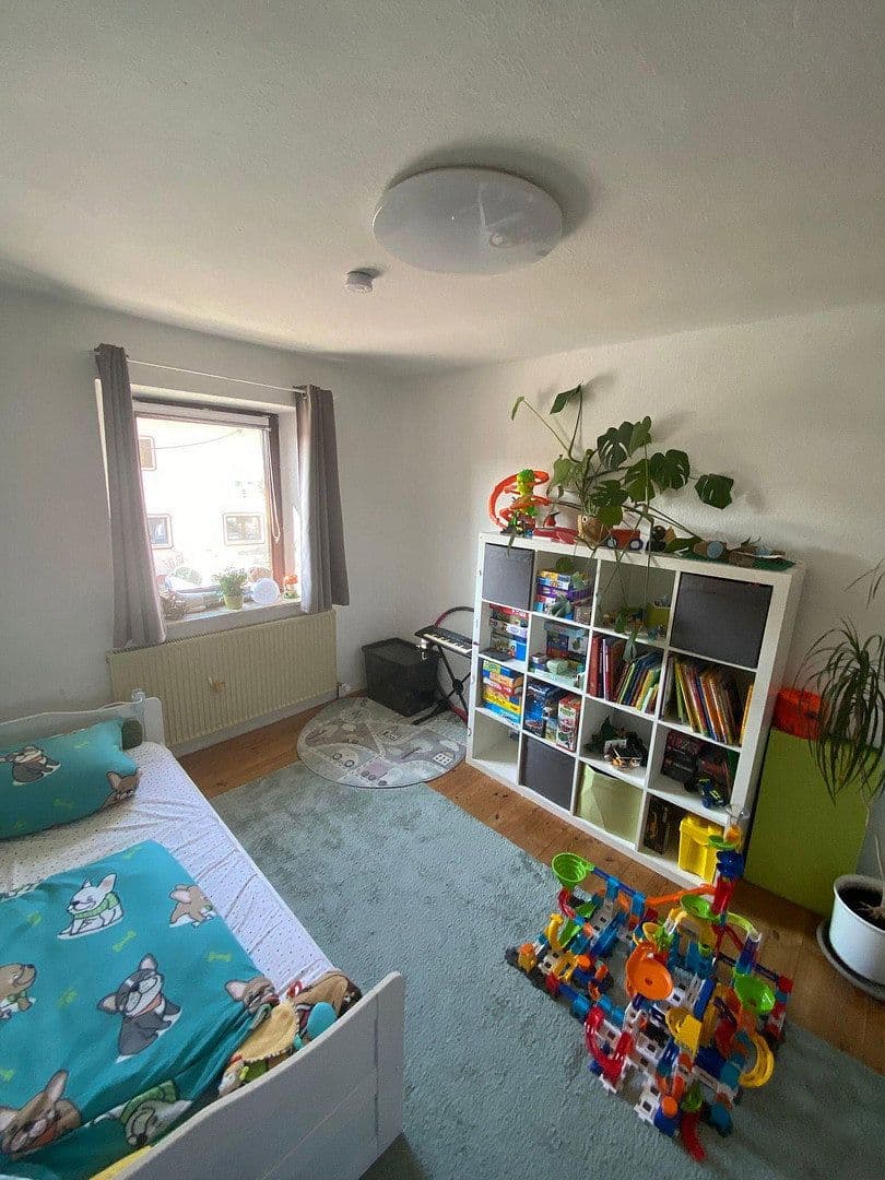 Prenájom bytu 4-izbový 100 m², Markt Erlbach, Bavorsko Prenájom bytu 4-izbový 100 m², Markt Erlbach, Bavorsko