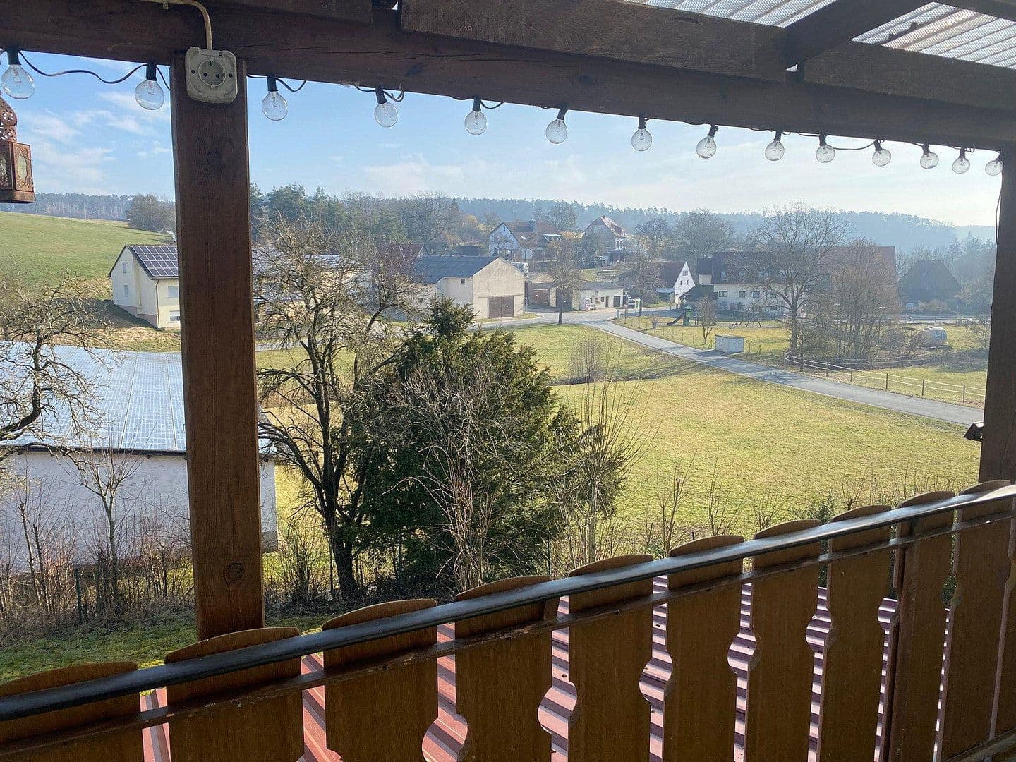 Prenájom bytu 4-izbový 100 m², Markt Erlbach, Bavorsko Prenájom bytu 4-izbový 100 m², Markt Erlbach, Bavorsko