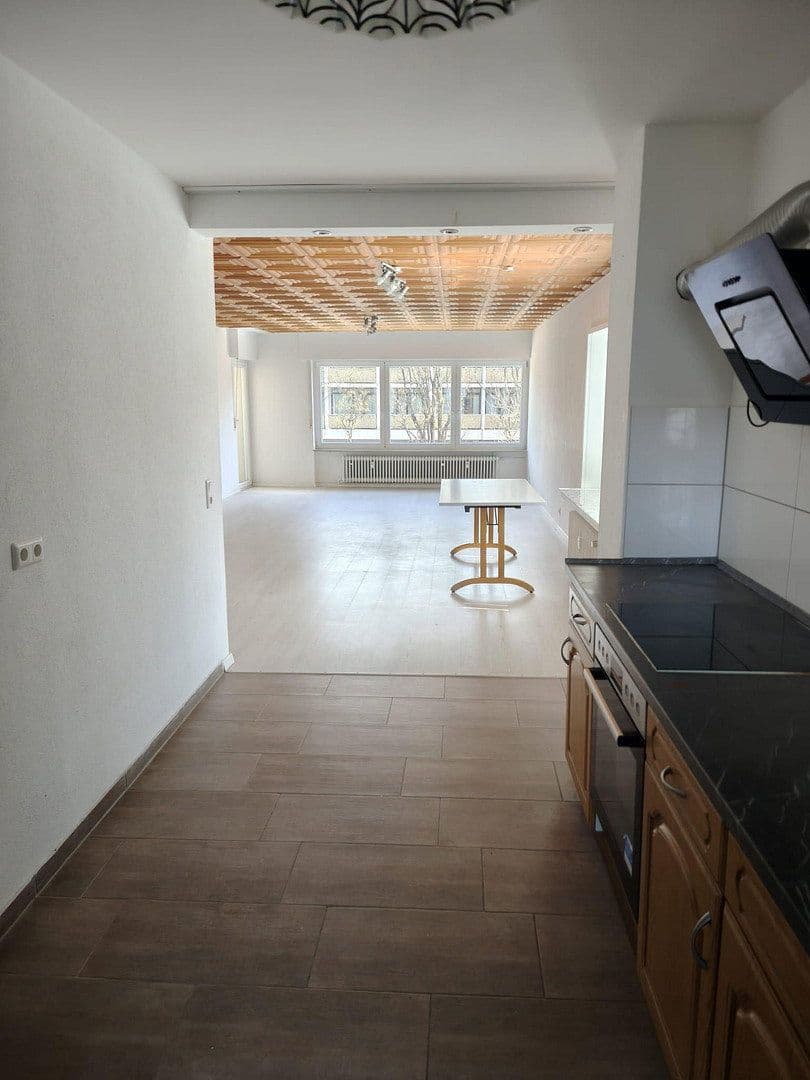 Prenájom bytu 4-izbový 121 m², Berliner Platz 8, Sindelfingen, Bádensko-Wurttembersko Prenájom bytu 4-izbový 121 m², Berliner Platz 8, Sindelfingen, Bádensko-Wurttembersko