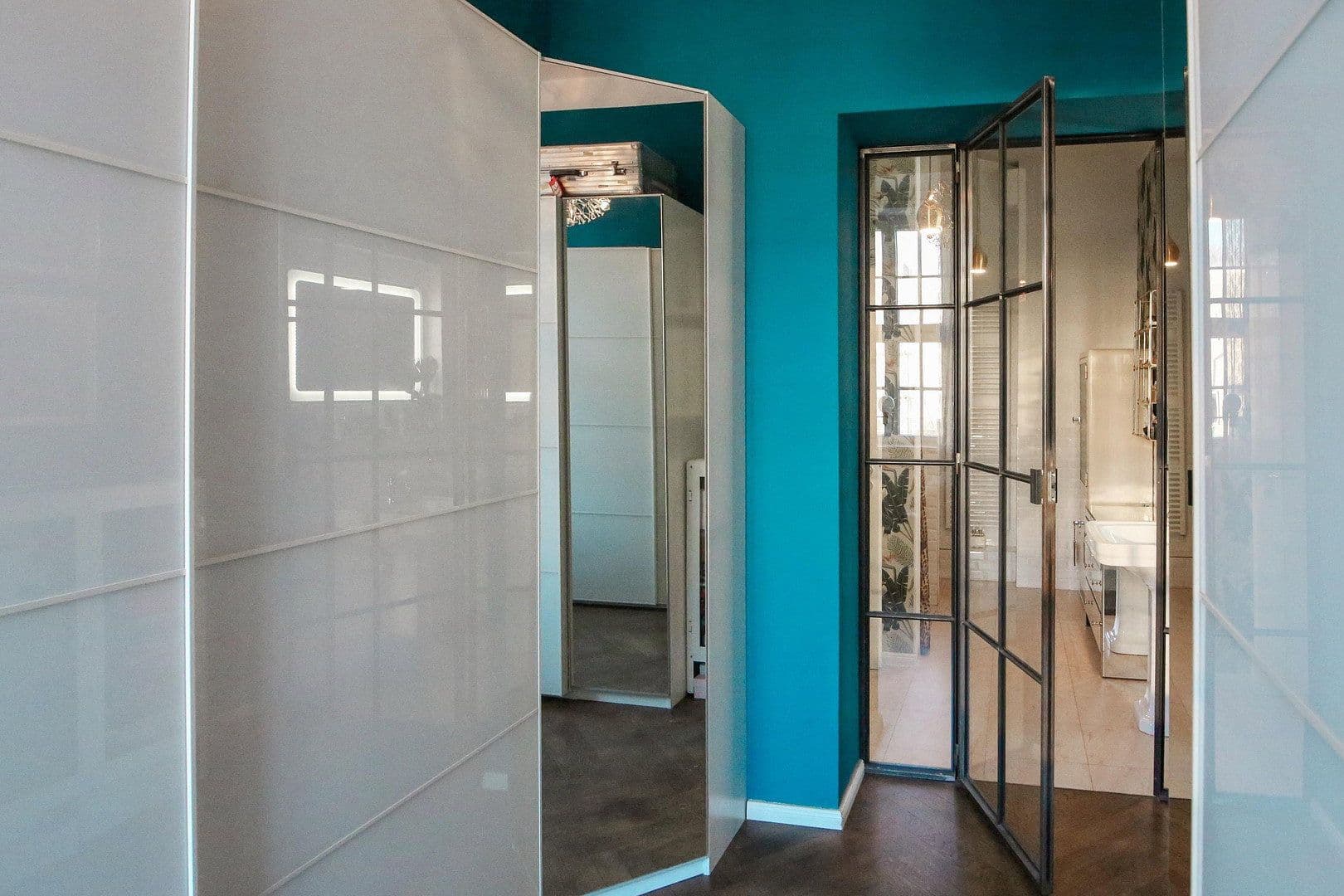 Predaj bytu 4-izbový 110 m², Hohenzollernring 18c, Berlin, Berlín Predaj bytu 4-izbový 110 m², Hohenzollernring 18c, Berlin, Berlín