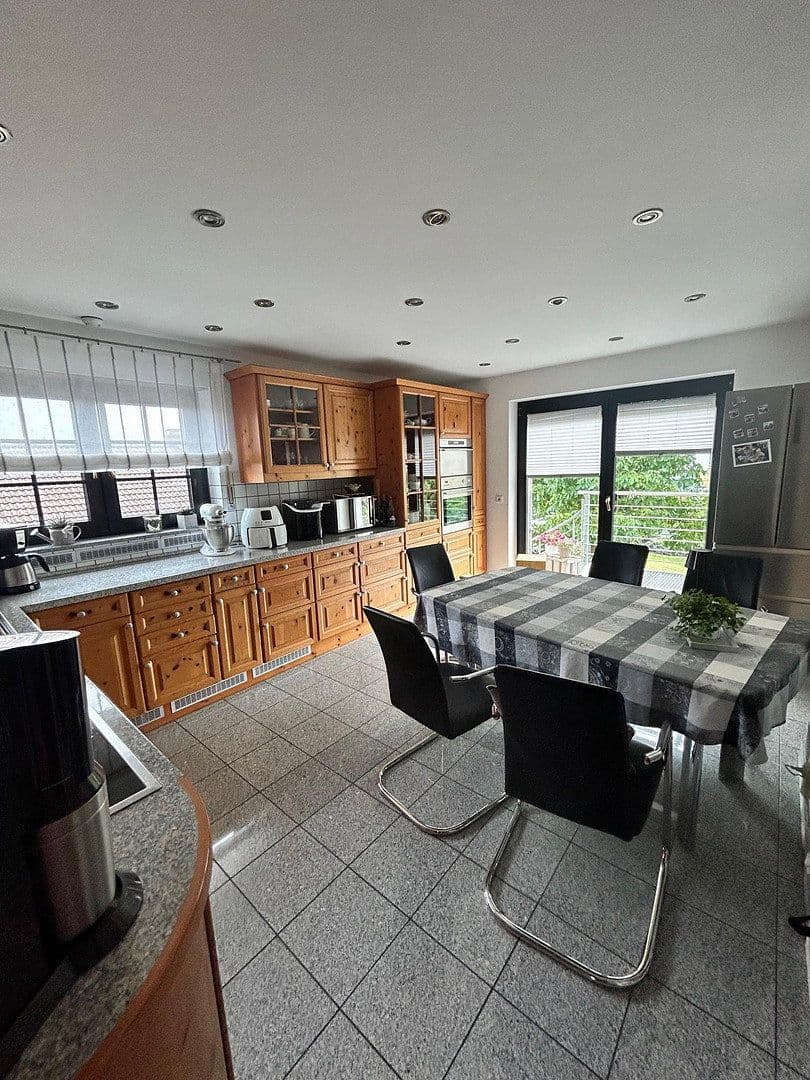 Prenájom bytu 3-izbový 110 m², Hanau, Hesensko Prenájom bytu 3-izbový 110 m², Hanau, Hesensko