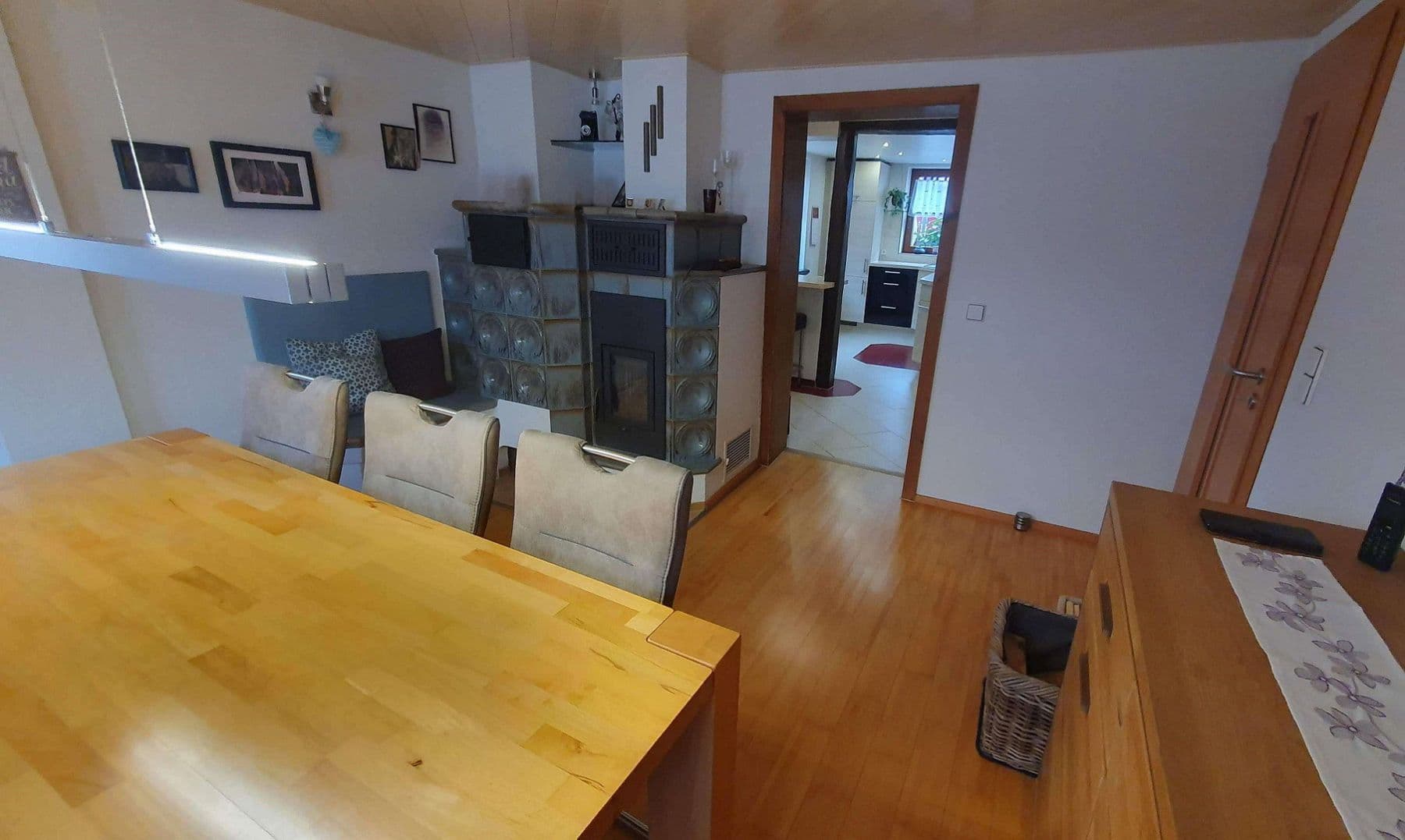 Prenájom bytu 5-izbový 145 m², Weinsberg, Bádensko-Wurttembersko Prenájom bytu 5-izbový 145 m², Weinsberg, Bádensko-Wurttembersko