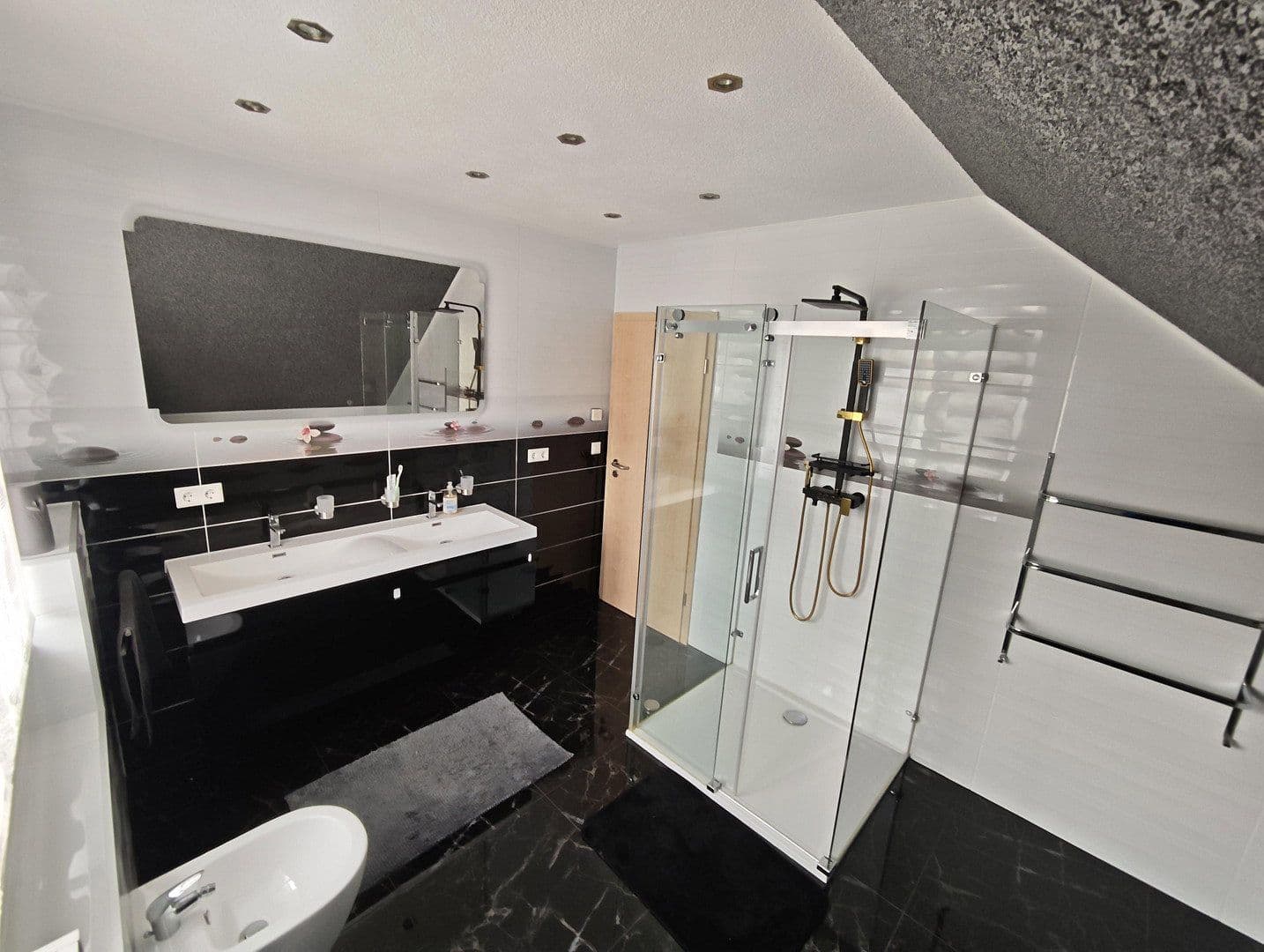 Predaj domu 133 m², pozemek 459 m², Eppingen, Bádensko-Wurttembersko Predaj domu 133 m², pozemek 459 m², Eppingen, Bádensko-Wurttembersko