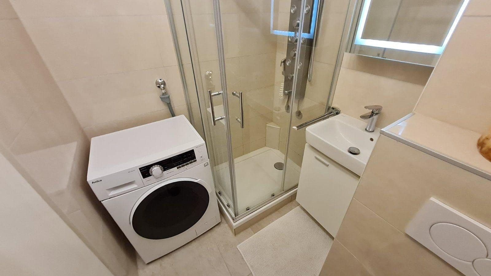 Prenájom bytu 1-izbový 25 m², Kreuzhofstr. 10, München, Bavorsko Prenájom bytu 1-izbový 25 m², Kreuzhofstr. 10, München, Bavorsko