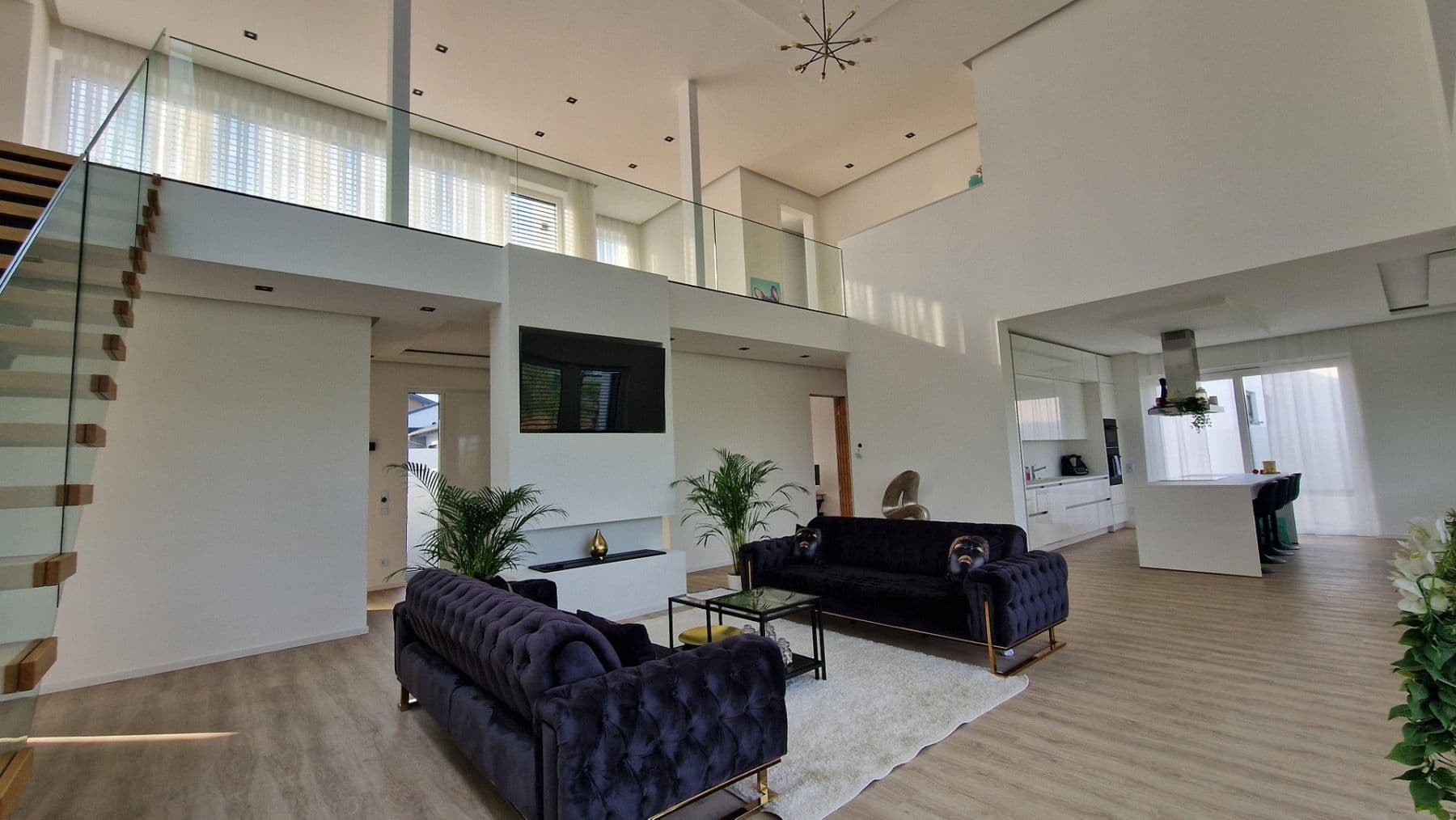 Predaj domu 255 m², pozemek 656 m², Residentstraße, Frankfurt, Hesensko Predaj domu 255 m², pozemek 656 m², Residentstraße, Frankfurt, Hesensko