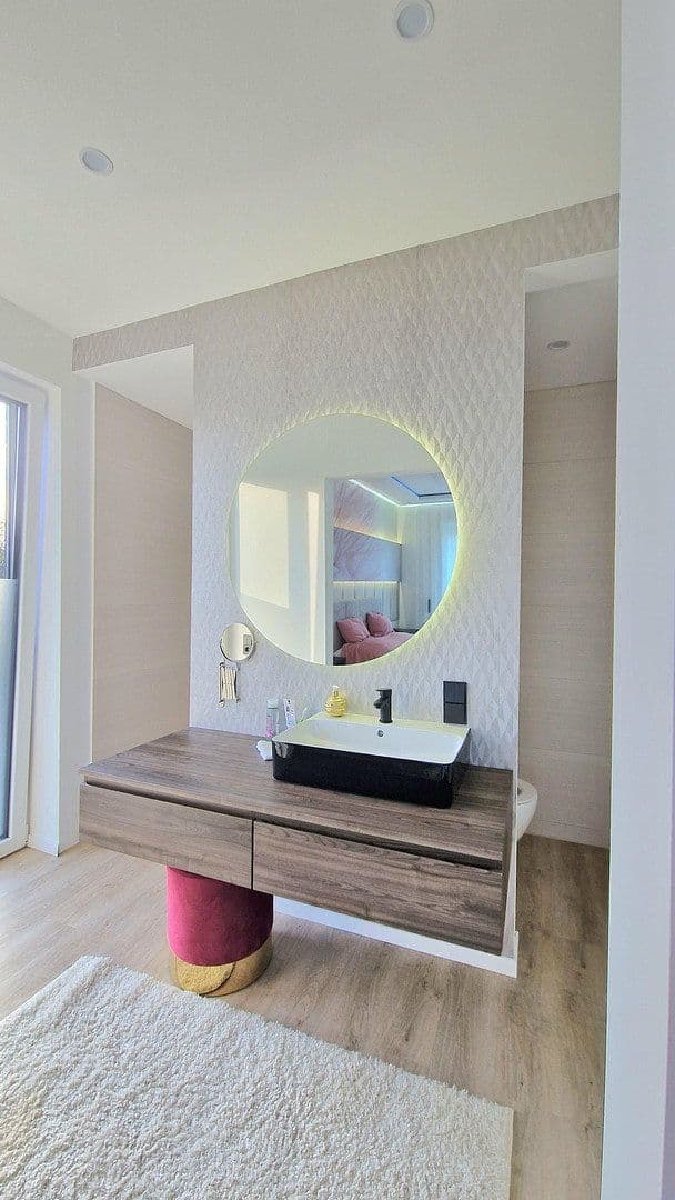 Predaj domu 255 m², pozemek 656 m², Residentstraße, Frankfurt, Hesensko Predaj domu 255 m², pozemek 656 m², Residentstraße, Frankfurt, Hesensko