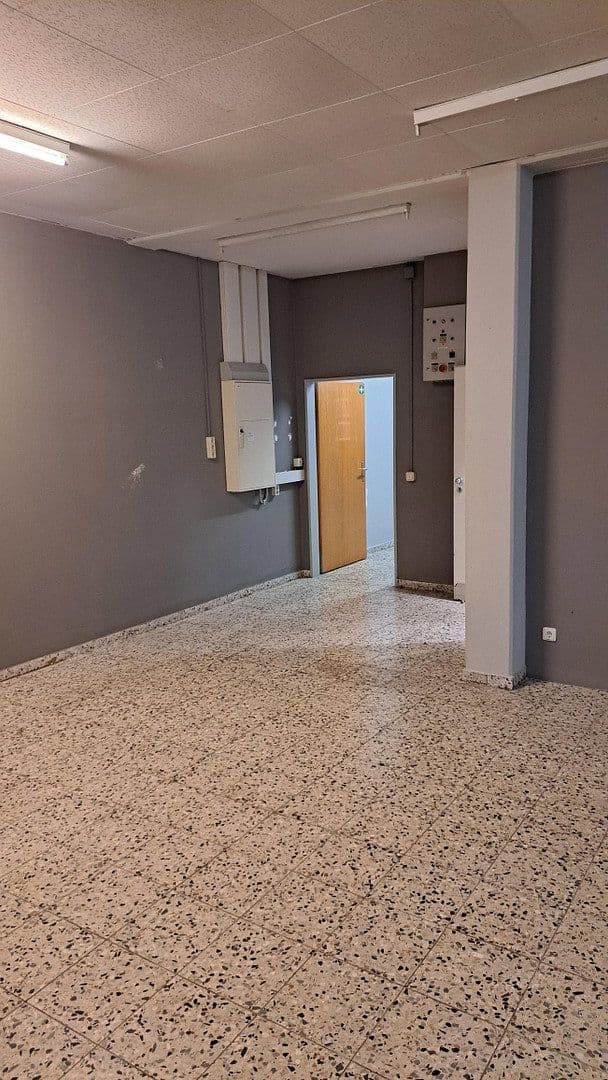 Prenájom nebytového priestoru 420 m², Plattling, Bavorsko Prenájom nebytového priestoru 420 m², Plattling, Bavorsko