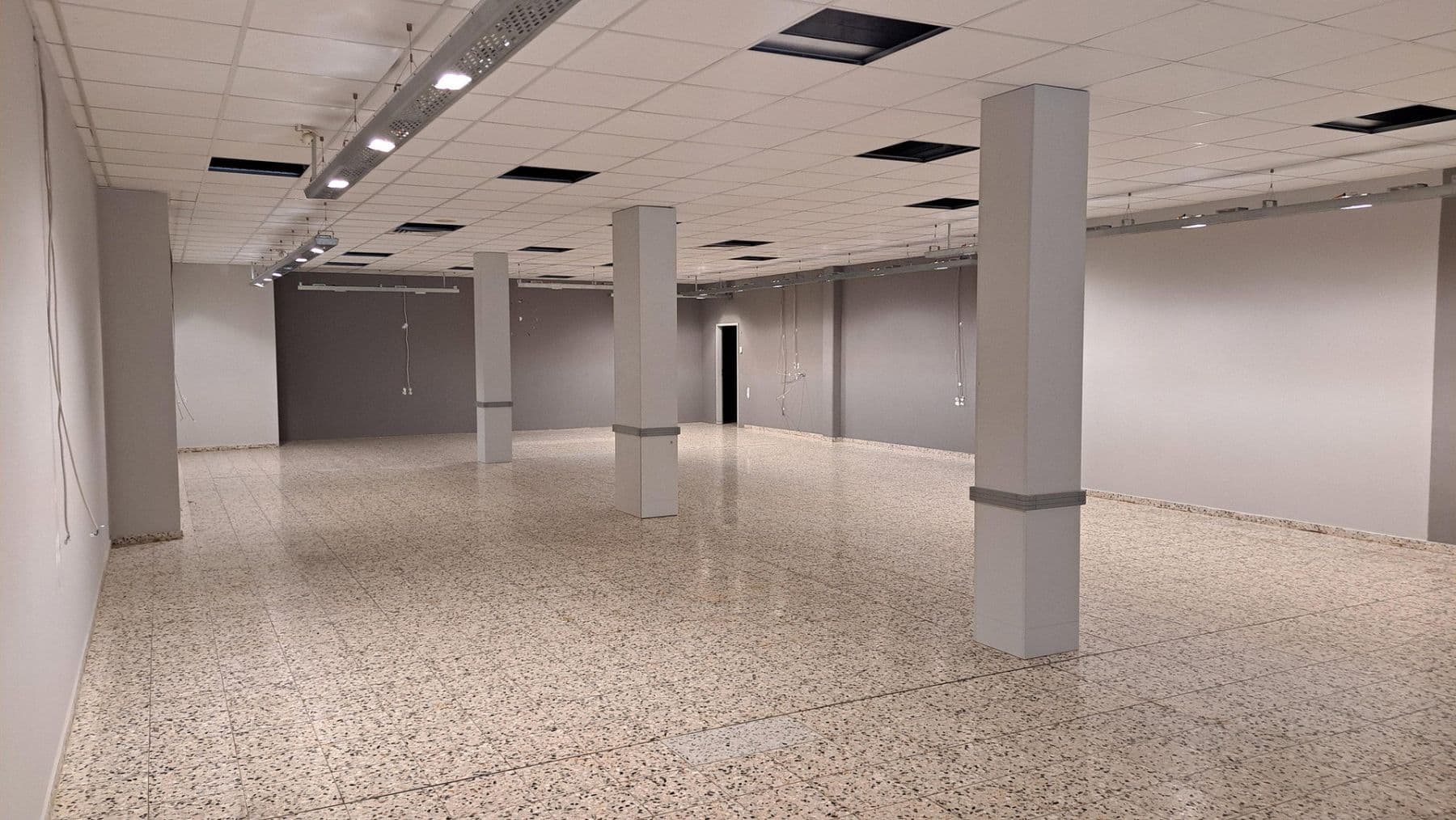 Prenájom nebytového priestoru 420 m², Plattling, Bavorsko Prenájom nebytového priestoru 420 m², Plattling, Bavorsko