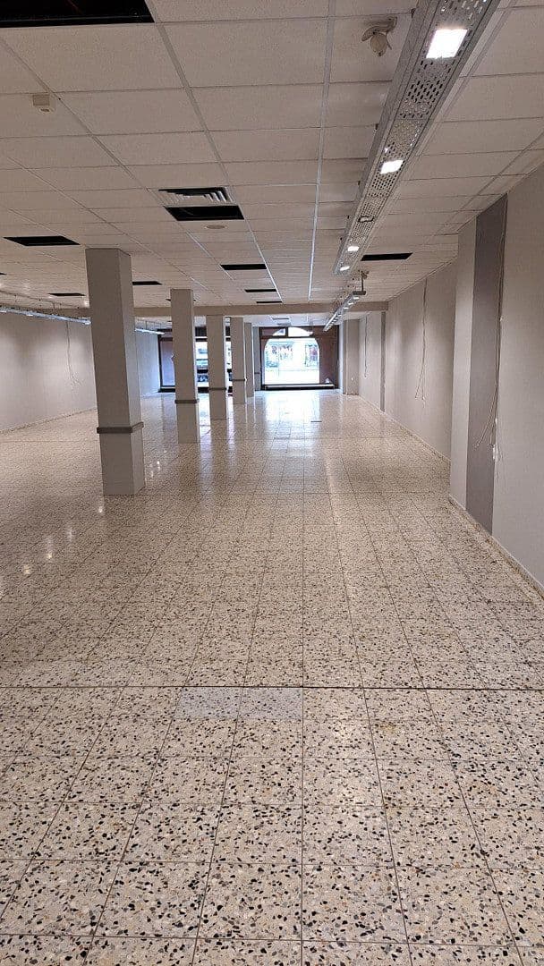 Prenájom nebytového priestoru 420 m², Plattling, Bavorsko Prenájom nebytového priestoru 420 m², Plattling, Bavorsko