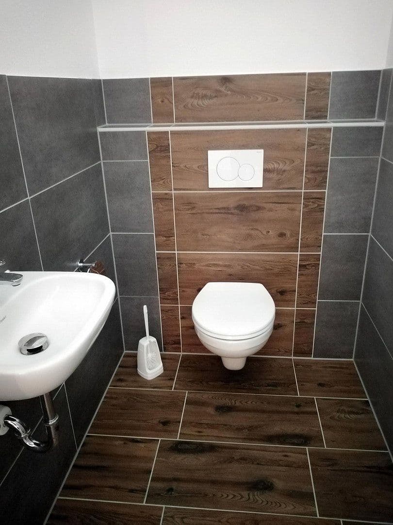 Prenájom domu 94 m², pozemek 100 m², Hochburg-Ach, Horné Rakúsko Prenájom domu 94 m², pozemek 100 m², Hochburg-Ach, Horné Rakúsko