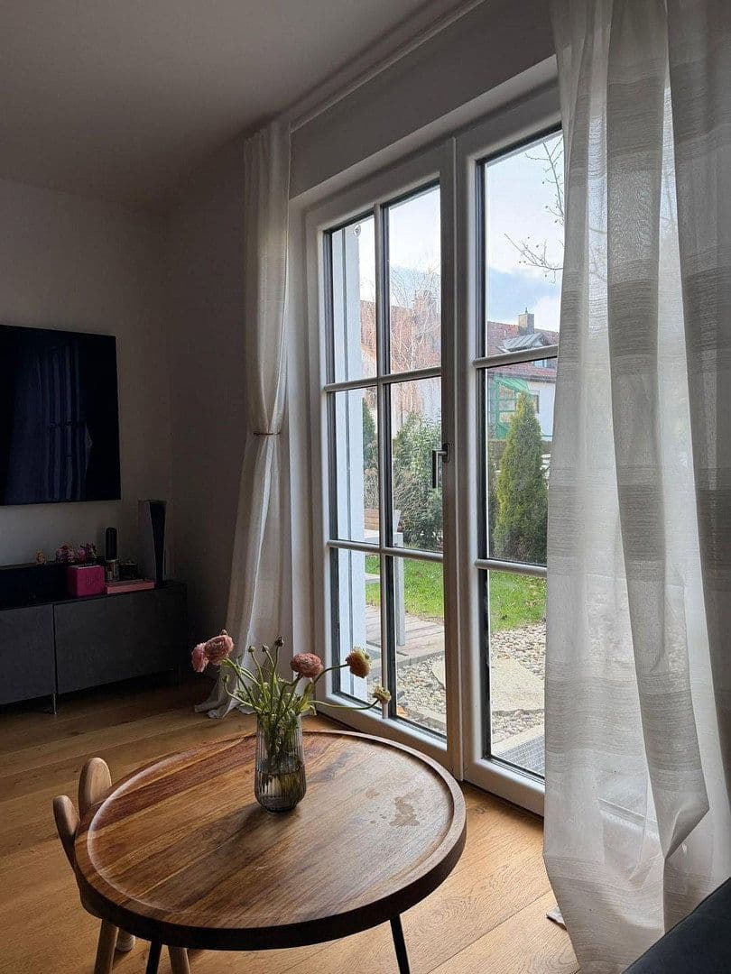 Prenájom bytu 2-izbový 79 m², Karwinskistr., 61, München, Bavorsko Prenájom bytu 2-izbový 79 m², Karwinskistr., 61, München, Bavorsko